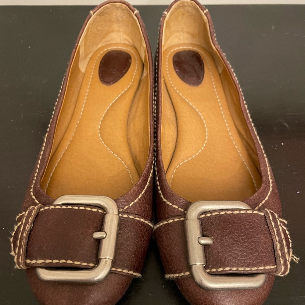 FOSSIL Maddox Big buckle Flats
